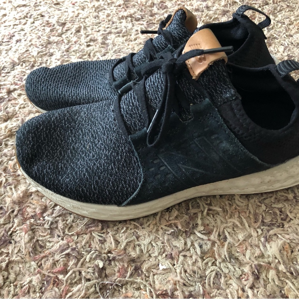 New Balance casual tennis shoe